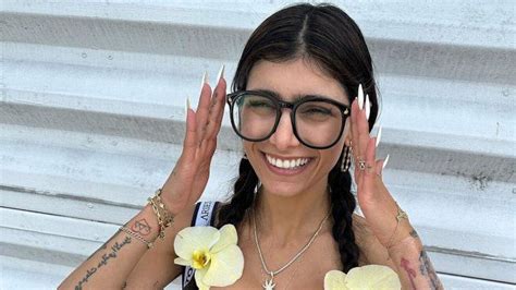 mia kaliffa porno|Mia Khalifa Porno Videos 